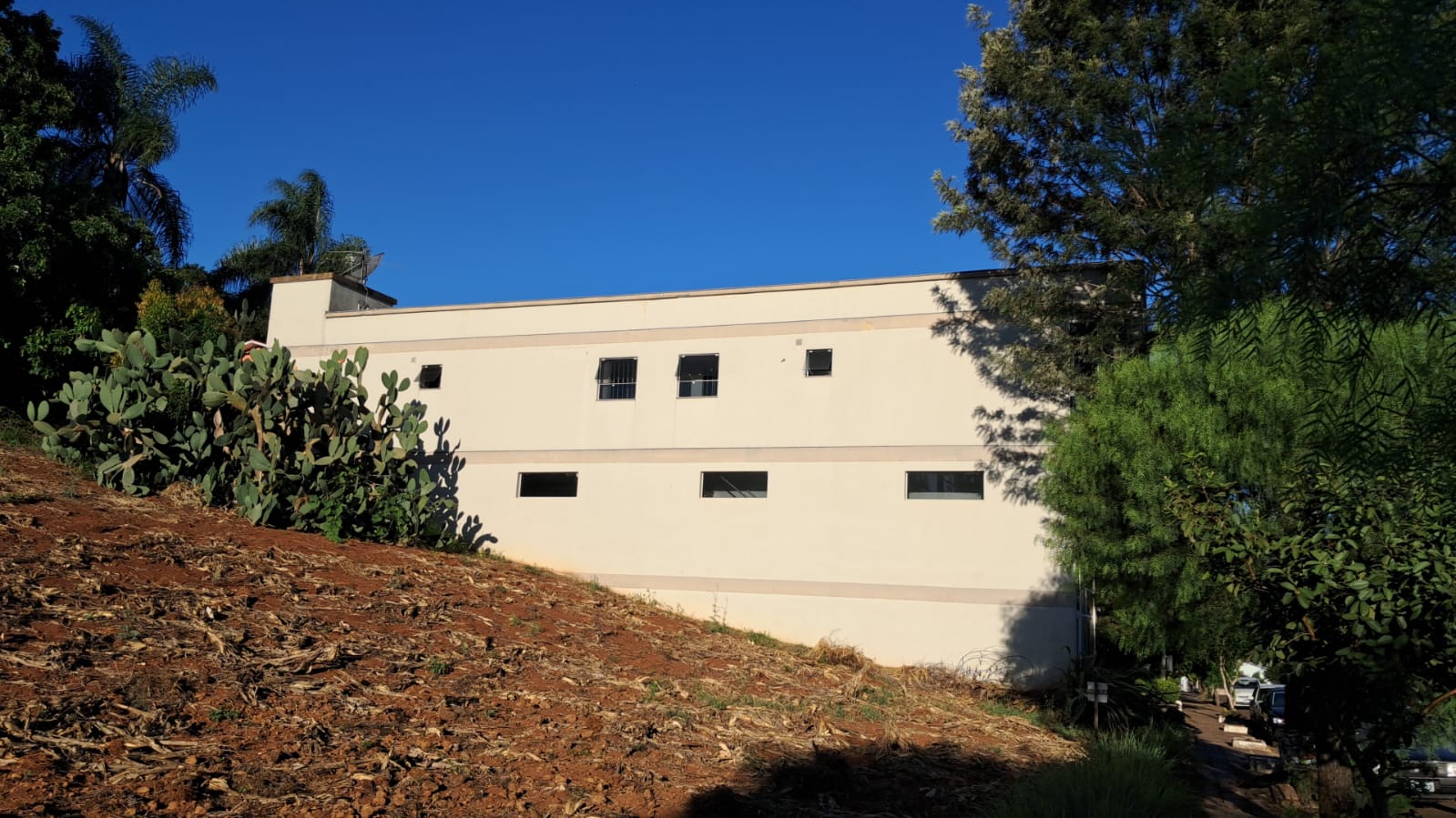 PARTE DO LOTE 02, QUADRA 39, COM 398,94M² + PAVILHÃO EM ALVENARIA DE 2 PISOS COM 529,15M² SOB O Nº 150 / GAURAMA - RS, localizado em Gaurama - RS