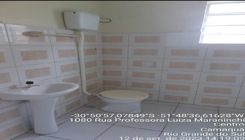 Edificação C/102,00m² E Seu Respectivo Terreno C/355,99m² / Camaquã - Rs, localizado em Camaquã - RS