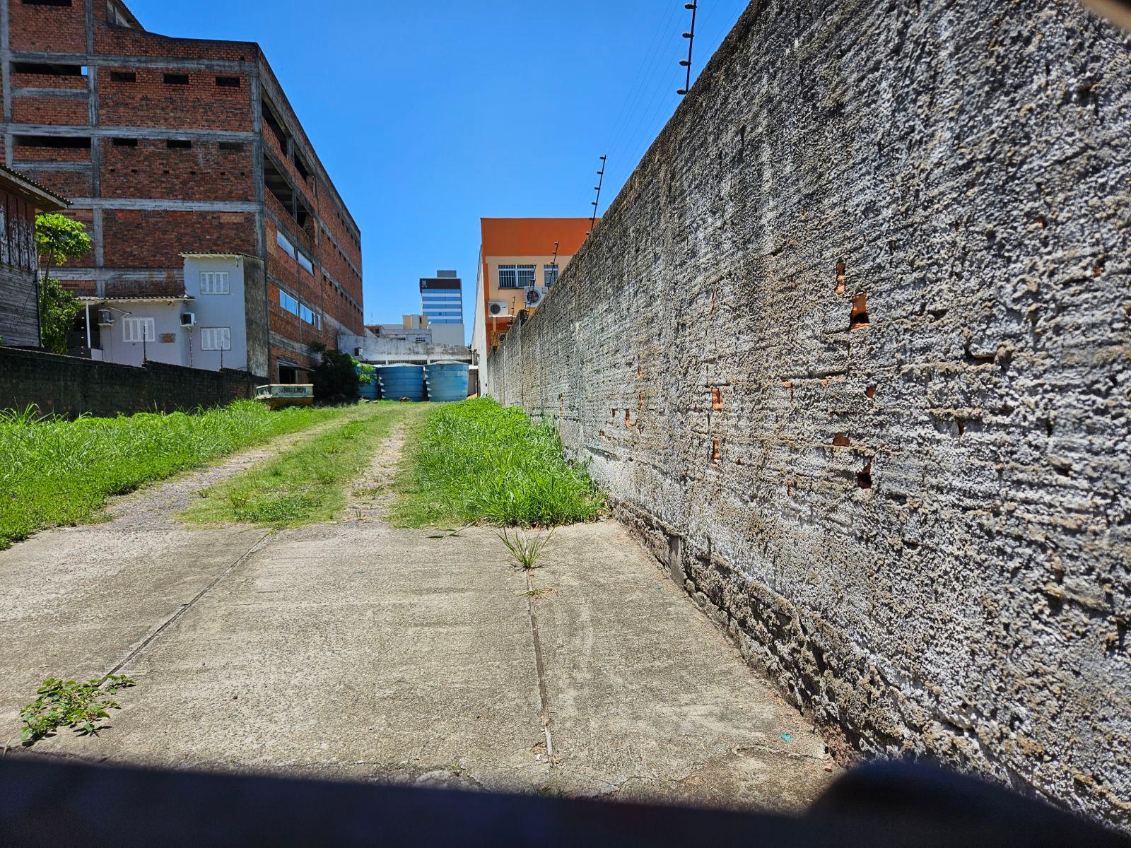 Terreno Com 556m² Com Benfeitoria / Esteio - Rs, localizado em Esteio - RS, bairro Centro